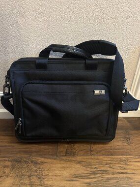 Victorinox Swiss Army Black Nylon Laptop Briefcase Messenger Bag